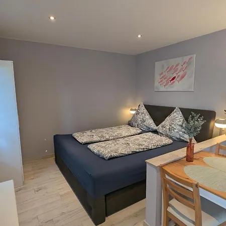 Ferienunterkuenfte Zwischen & *